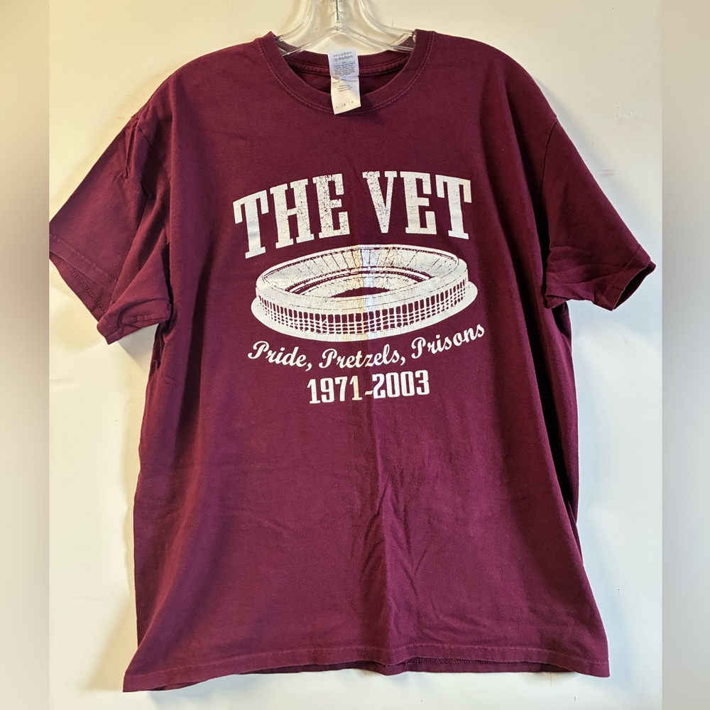 Phillies T-shirt size L